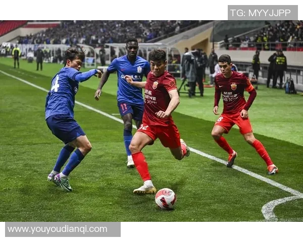 中国足球超级杯盛况空前球迷热情高涨见证历史时刻